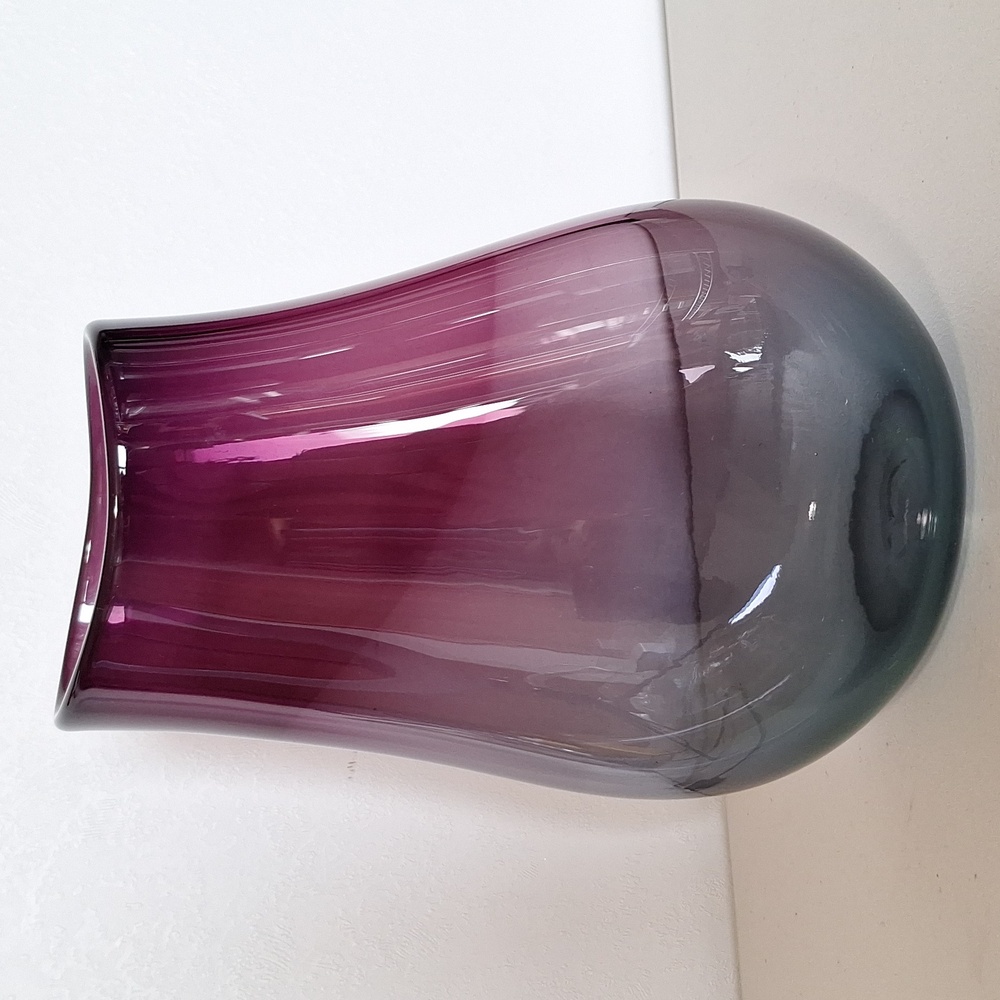 #ADO Handblown glass vase signed by artist J Phillips 1989 - Picture 2 of 6